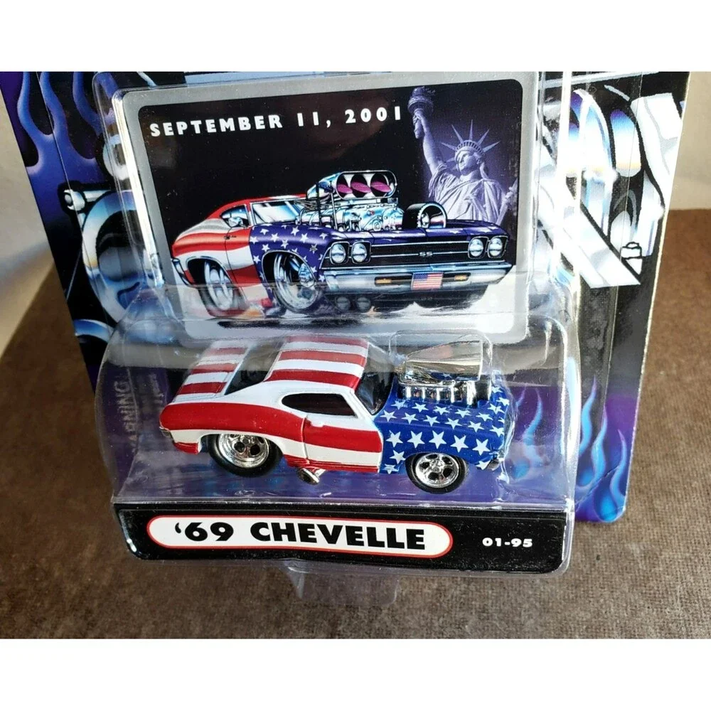 2001 Muscle Machines 1969 CHEVELLE September 11, 2001 1:64 Stripes & Stars 01-95